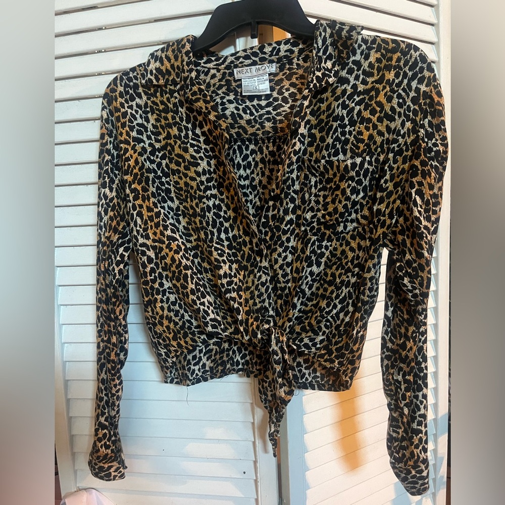 NEXT MOVE Black and Tan Leopard Print Tie Front Crop Blouse
